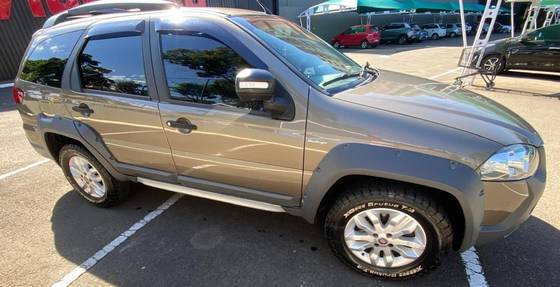 FIAT PALIO 1.8 MPI ADVENTURE WEEKEND 16V FLEX 4P AUTOMATIZADO